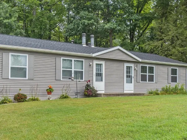 16253 Taft Rd, Spring Lake, MI 49456