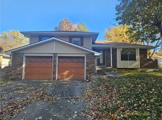 2904 SE 2nd St, Blue Springs, MO 64014