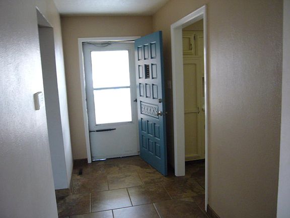 5th image of 8212 Colfax Ave NE