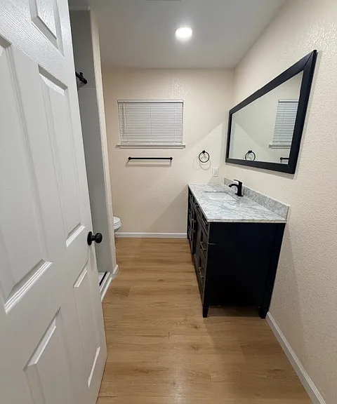 LARGE BATHROOM ENTRANCE