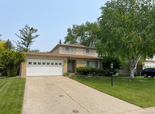 18480 Lincoln Dr, Lathrup Village, MI
