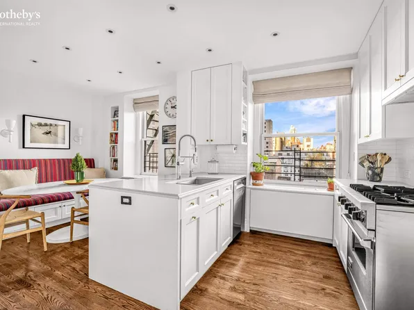 215 East 72nd Street image 4 of 13