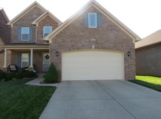 8620 Oaks Way, Louisville, KY 40299