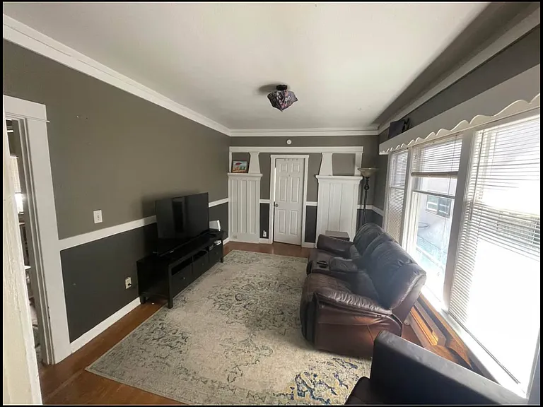 4737 12th Ave NE #2 — Photo 5