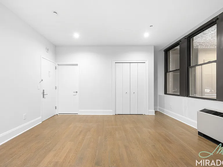 15 Park Row #9K — Photo 3