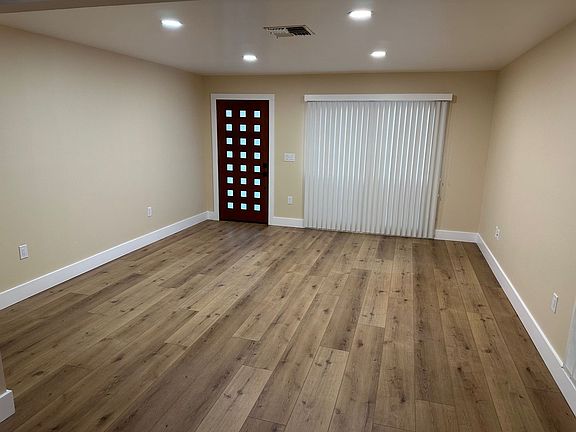3rd image of 4577 Goldcoast Ave