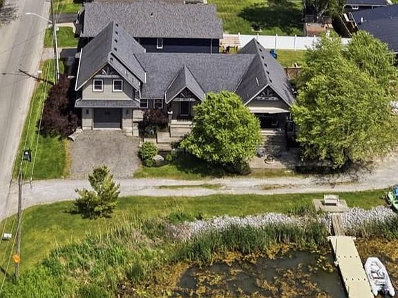 3rd image of 10 Reserve St