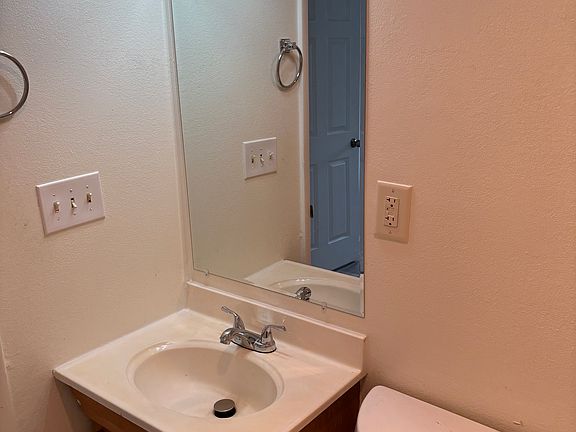 5th image of 1117 Lewis St #3