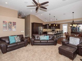 505 N Ridge Dr, Waunakee, WI 53597