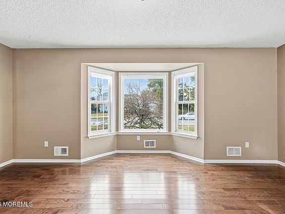 3rd image of 1161 Anthony Ct