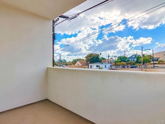 4th image of 3061 Martin Ave