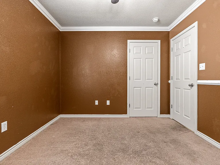 2504 Saulsbury Dr — Photo 4