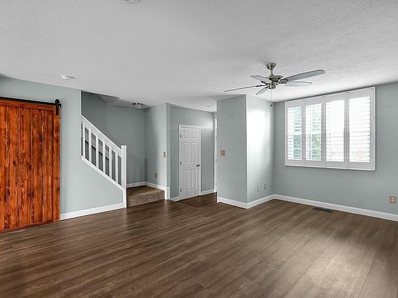 3rd image of 429 S Miller Dr