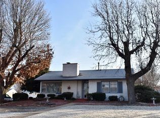 1601 S 15th St, Chickasha, OK 73018