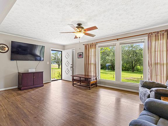 5th image of 149 Oak Glen Dr