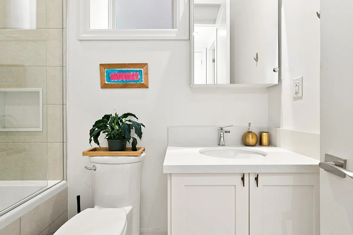 402 Keewatin Avenue Toronto — Photo 4