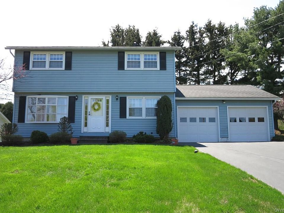 1st image of 200 Canterbury Dr
