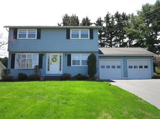 200 Canterbury Dr, Camillus, NY 13031