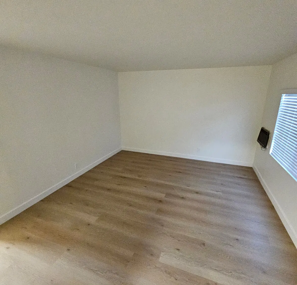 2 bed, 705 sqft, $1,899 — Photo 4