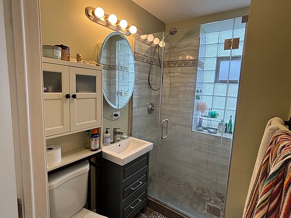 5th image of 4816 W Hutchinson St APT 4A