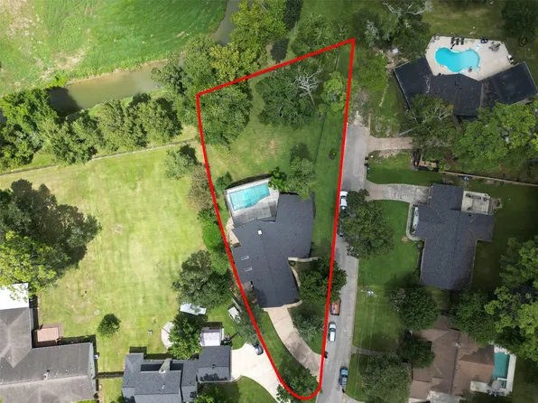 514 S Shadowbend Ave, Friendswood, TX 77546