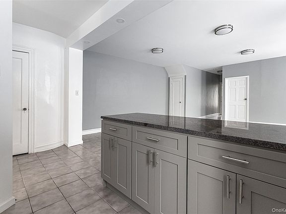 5th image of 123 W 227th Street