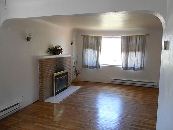 Dining rm toward Living rm