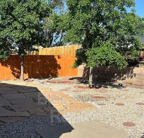 2125 Sierra Ln NE — Photo 38