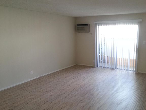 5th image of 5040 Tujunga Ave #4
