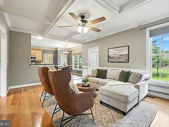 4th image of 126 Greenway St