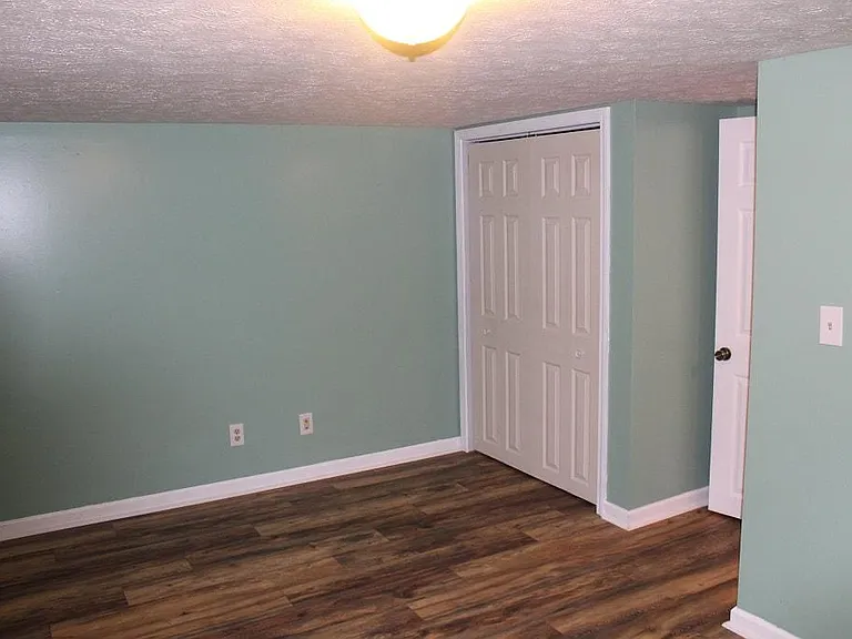 203 S Clark St — Photo 35