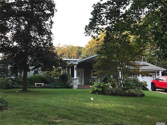 2nd image of 28 Stewart Cir N