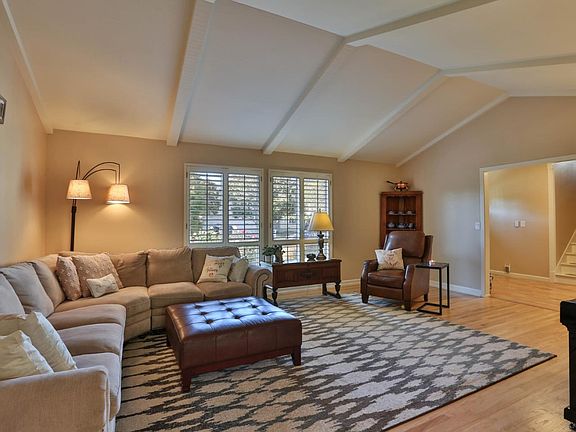 4th image of 6824 Burnside Dr