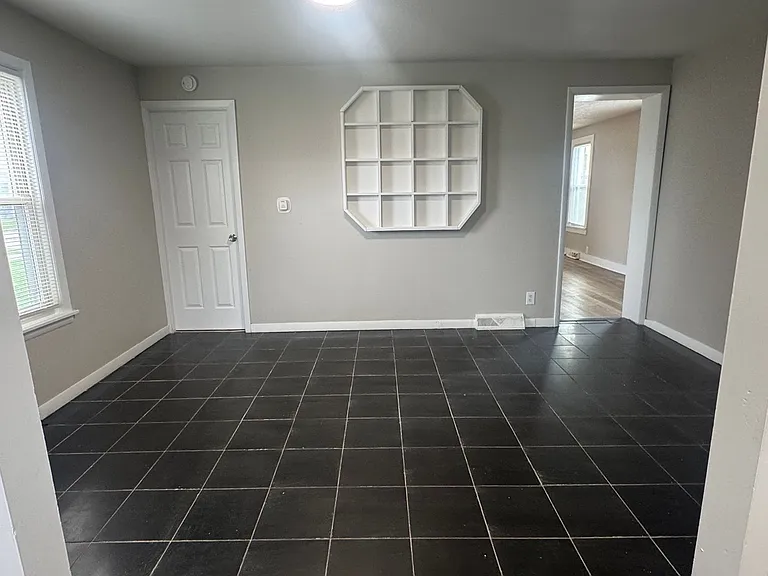 109 Stenson St — Photo 3
