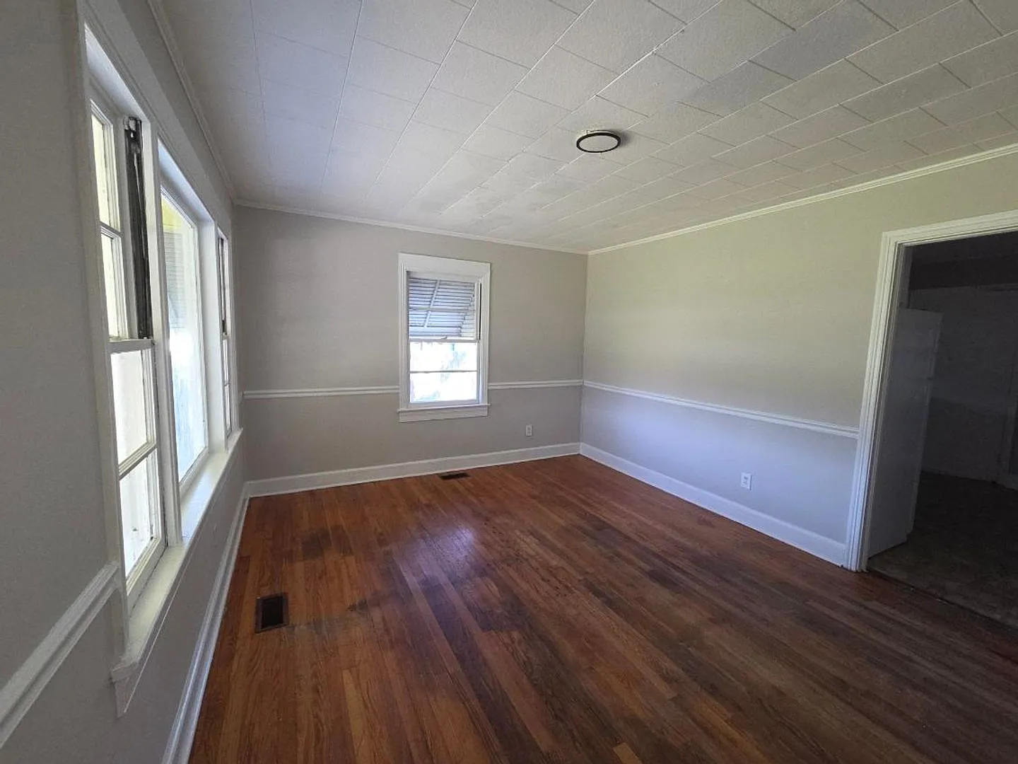 3821 E. Ash Street — Photo 2