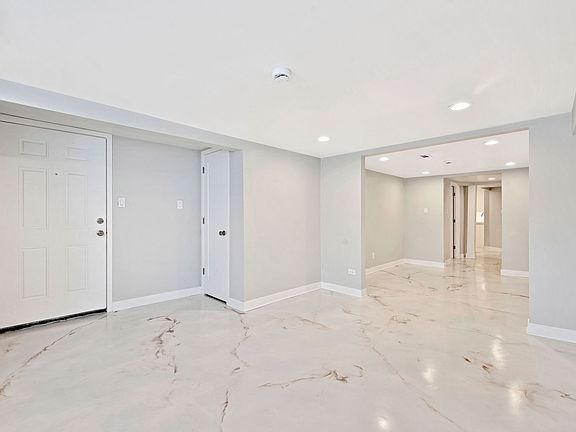 3rd image of 7314 S King Dr #Gn