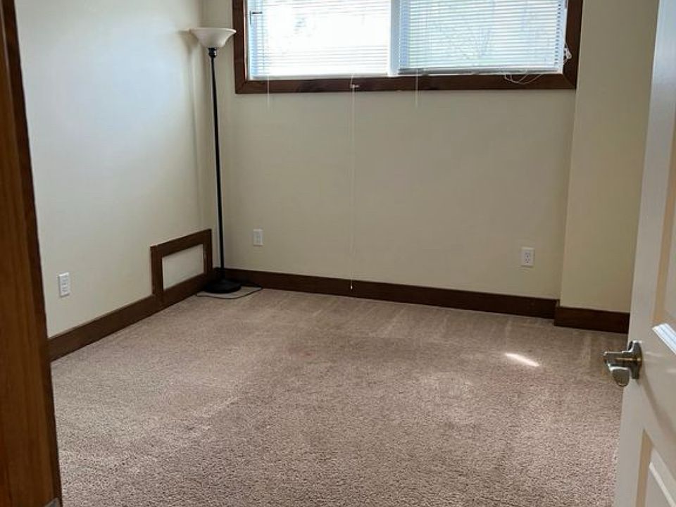 2nd image of 18 Ski Side Dr
