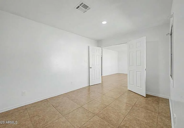 2601 E Dahlia Dr — Photo 11