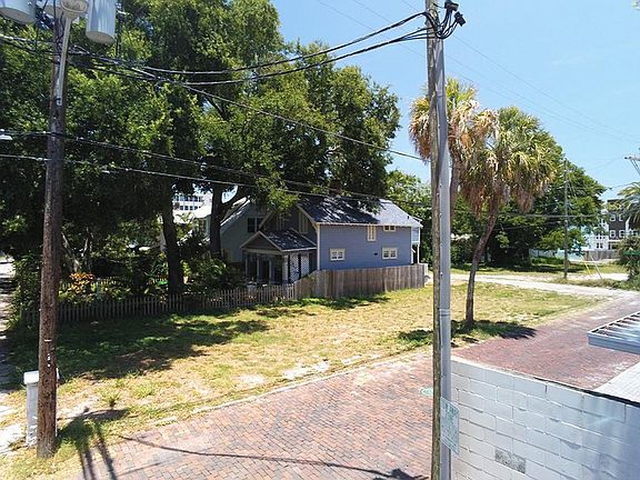 2nd image of 335 Lang Ct N