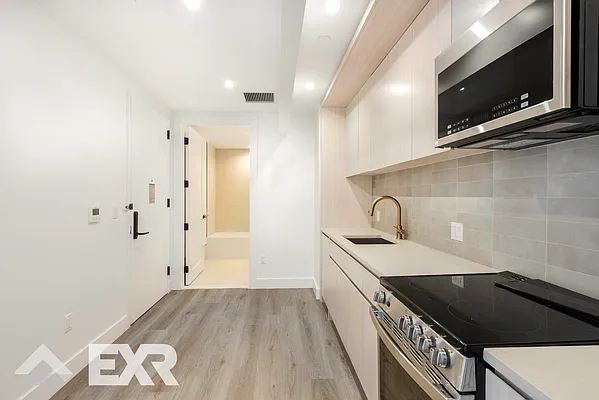 Rented by EXR | media 4