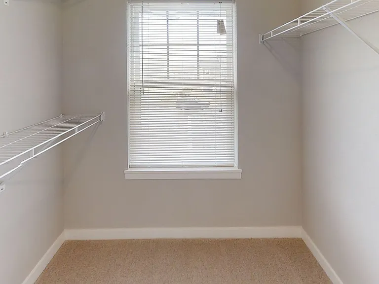 700 Cedar Bluffs Way #23 — Photo 6