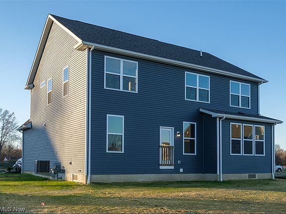 3rd image of 6519 Daisy Ln