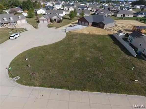 1006 Jamie Ct, New Baden, IL 62265