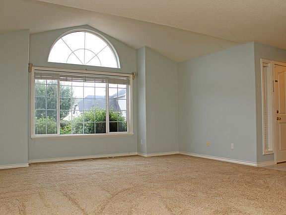 4th image of 15040 SE Lostine Dr