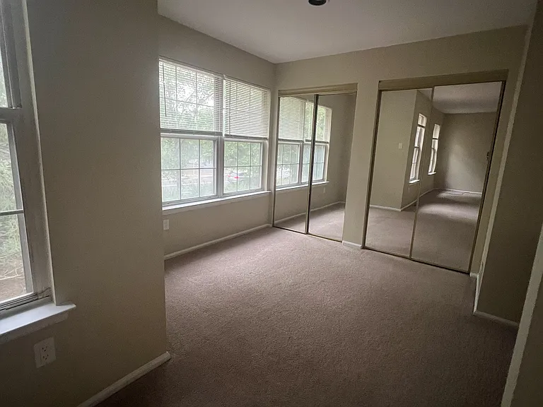 106 Wisbech Pl — Photo 5