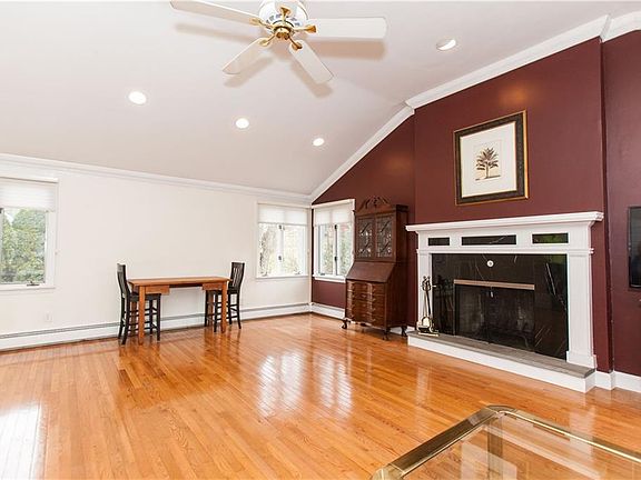 5th image of 16 Wildacre Dr