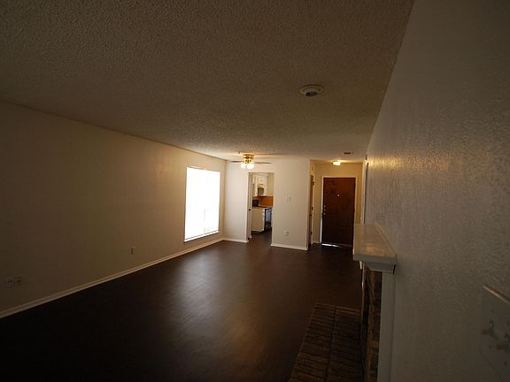 4th image of 2716 Westchester Dr
