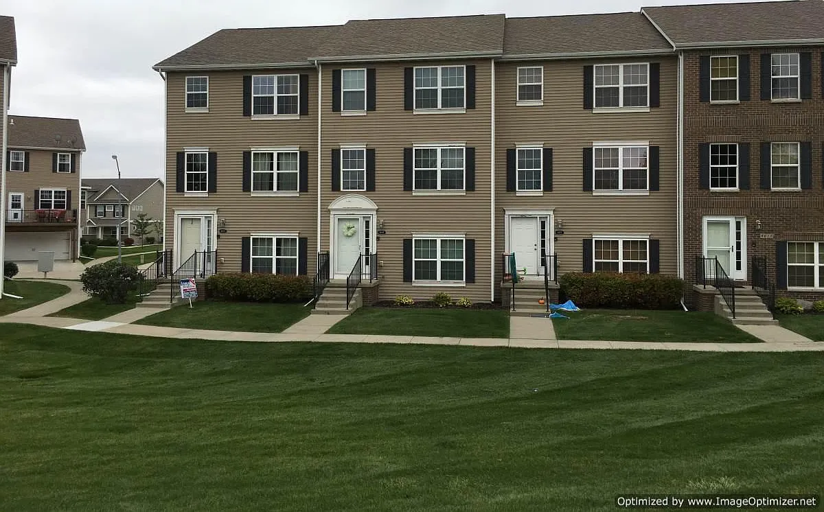4 bed, 1800 sqft, $1,695 — Photo 2
