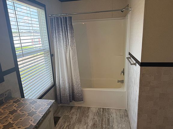 4th image of 176 Riverview Dr #79