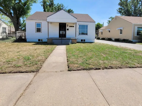 3511 Lakin Ave, Great Bend, KS 67530